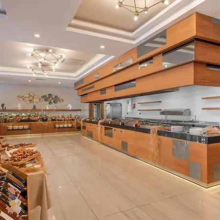 Campus Hill Готель 5*