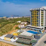 Otel Campus Hill 5*