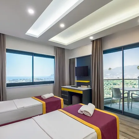 Campus Hill 5*