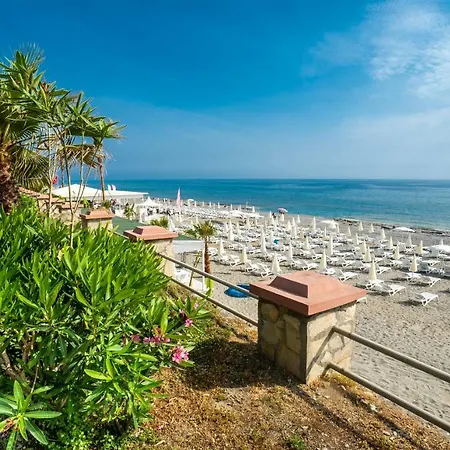 Campus Hill Szálloda Alanya