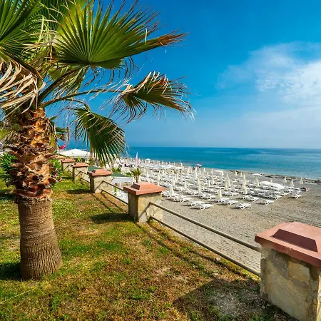 Campus Hill 酒店 阿拉尼亚